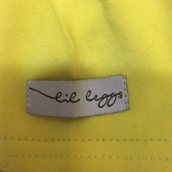 Lil leggs tight shorts - Picture 3 of 4